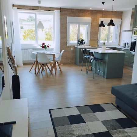 Precioso Apartamento En Pamplona Junto Al Centro Buitenkant foto