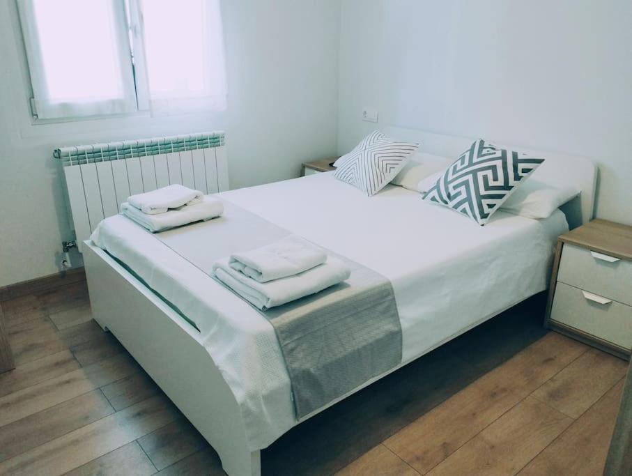 Precioso Apartamento En Pamplona Junto Al Centro Buitenkant foto