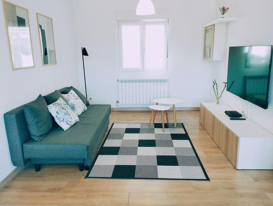 Precioso Apartamento En Pamplona Junto Al Centro Buitenkant foto